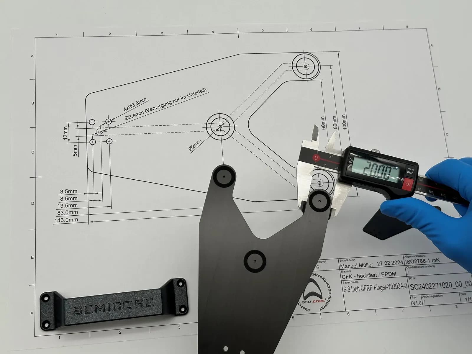 Manufacturing drawing and calliper on a precision part